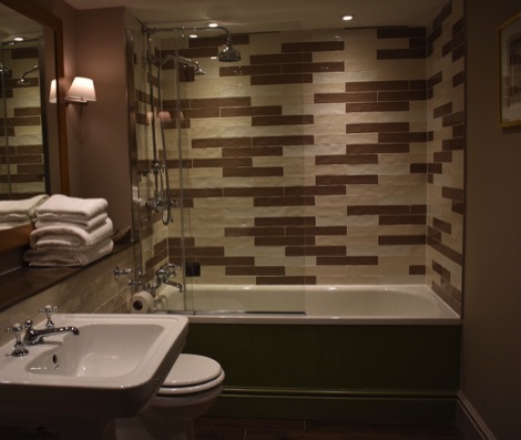 The Devonshire Arms at Pilsley bathroom